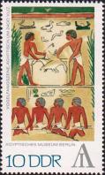 Древнеегипетский барельеф «Ловля птиц», 2400 лет до н. э. Египетский музей в Берлине