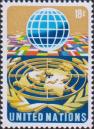 Глобус, флаги, эмблема ООН